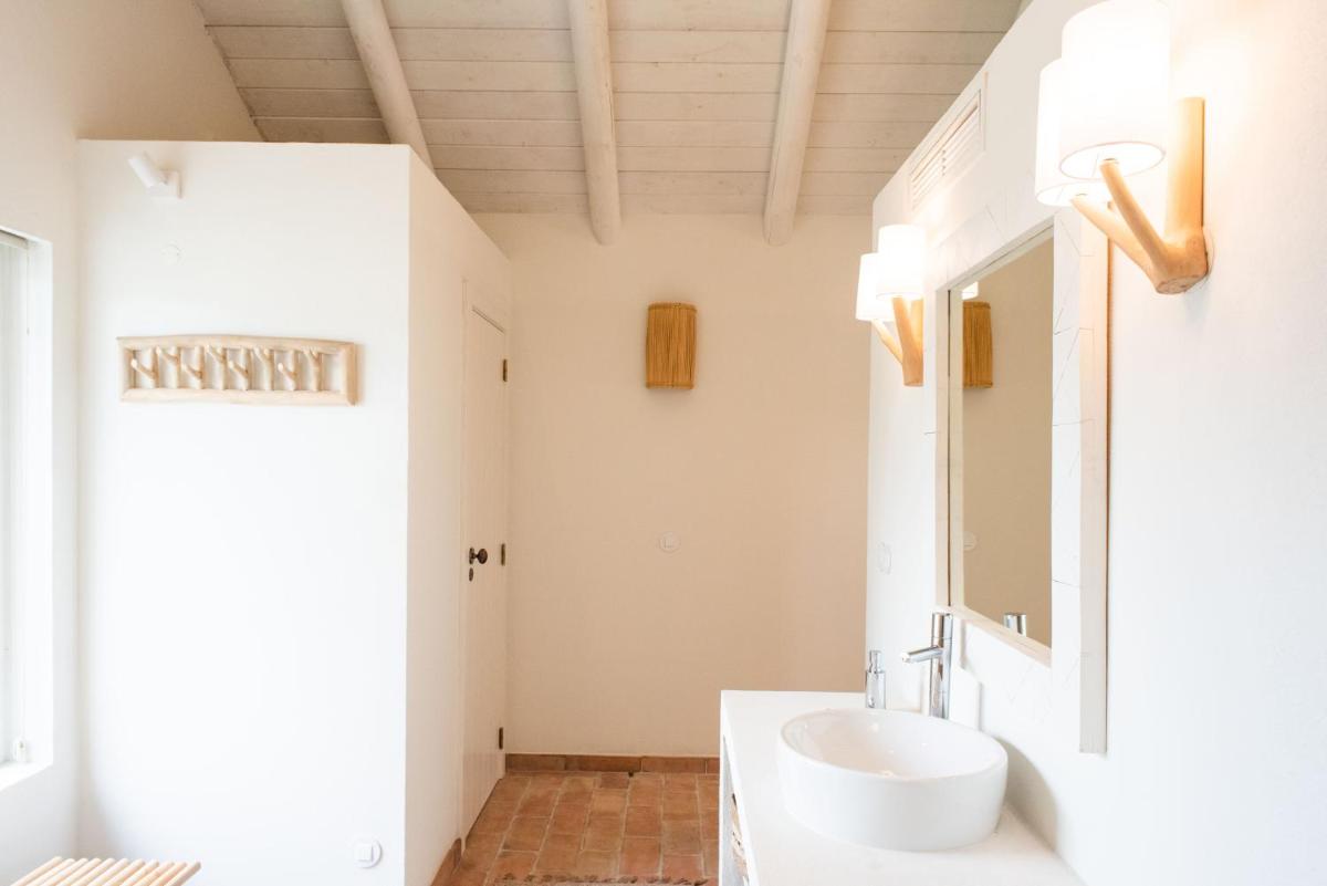 Uma casa de banho em Independente Comporta