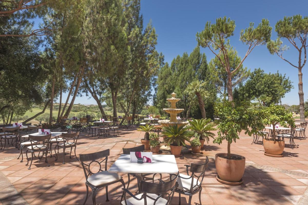 Jardín al aire libre en Barceló Montecastillo Golf