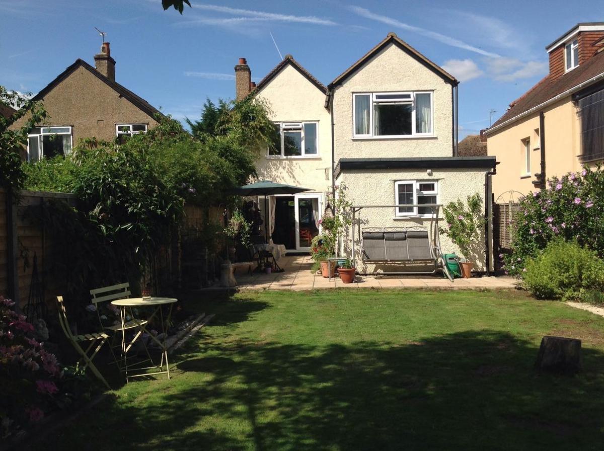 Shepperton Guesthouse - Housity