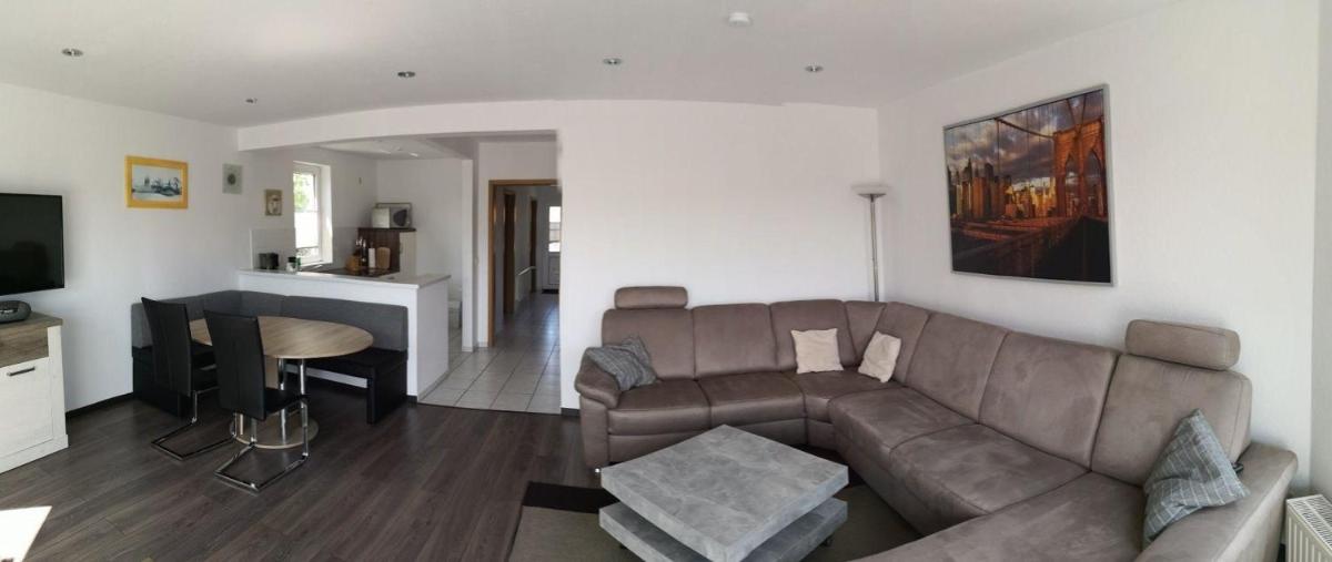 Modern ausgestattetes Ferienhaus mit Terrasse - Housity