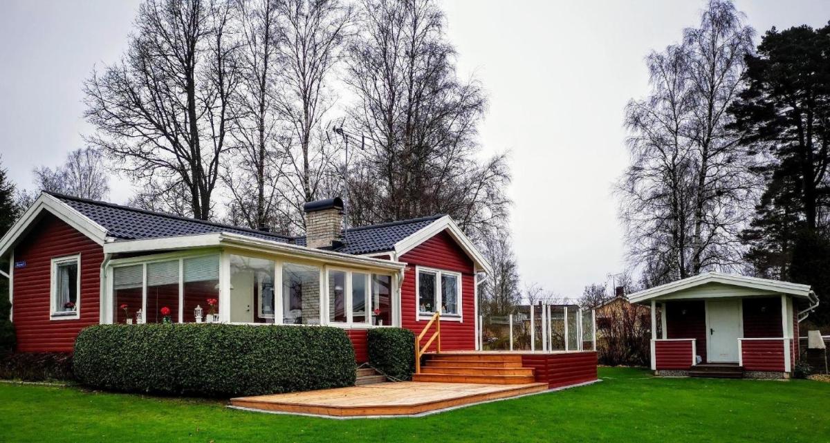 Ferienhaus am See Åsunden mit herrlicher Aussicht - Housity