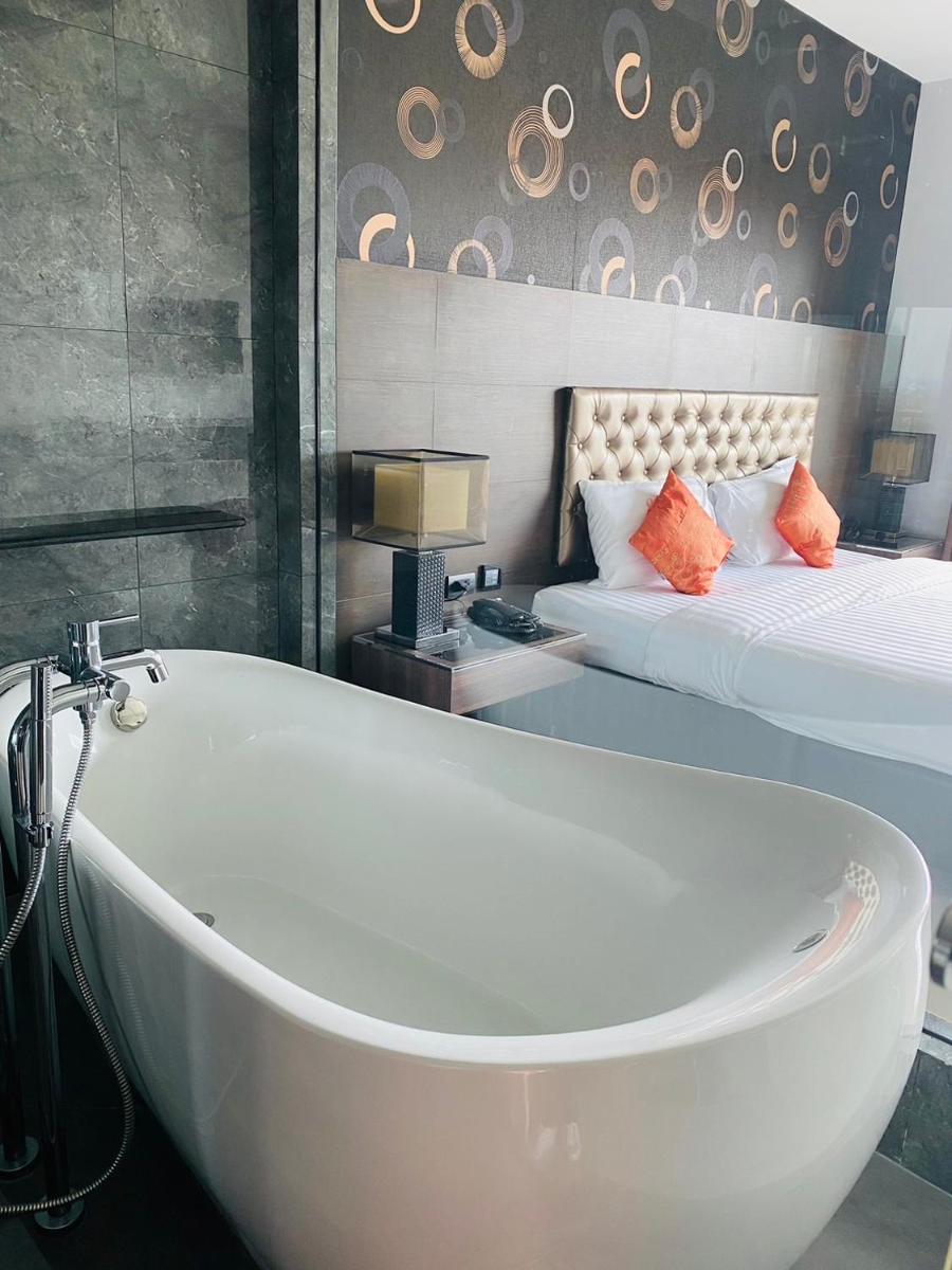 Constant Hotels & Resorts - Housity