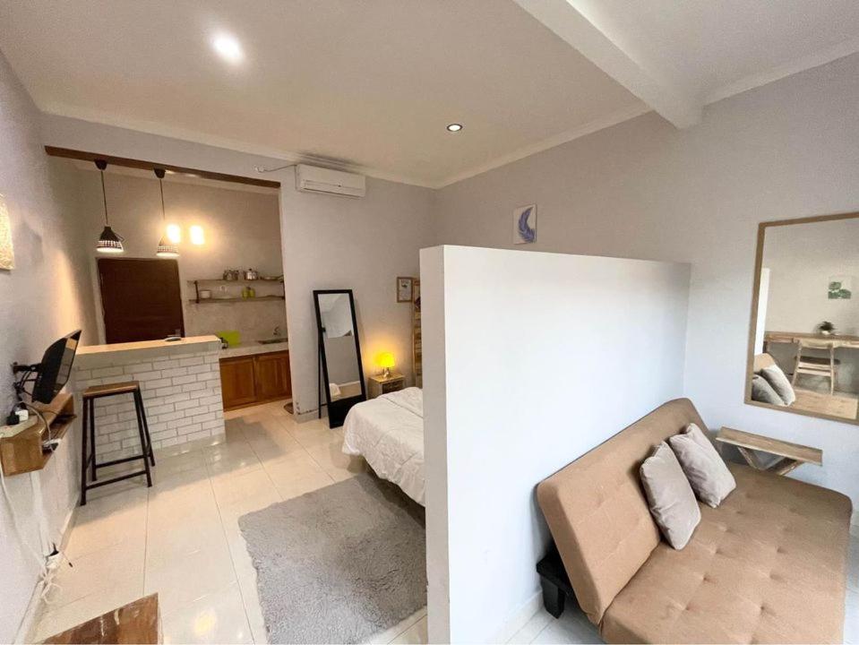 LaGriya Guest House - Housity