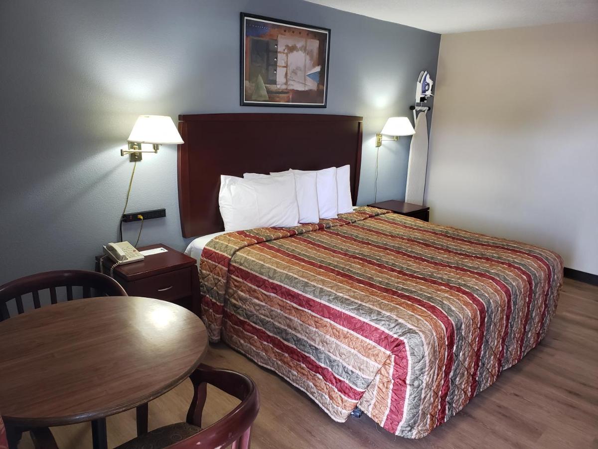 River Heights Motel - Housity