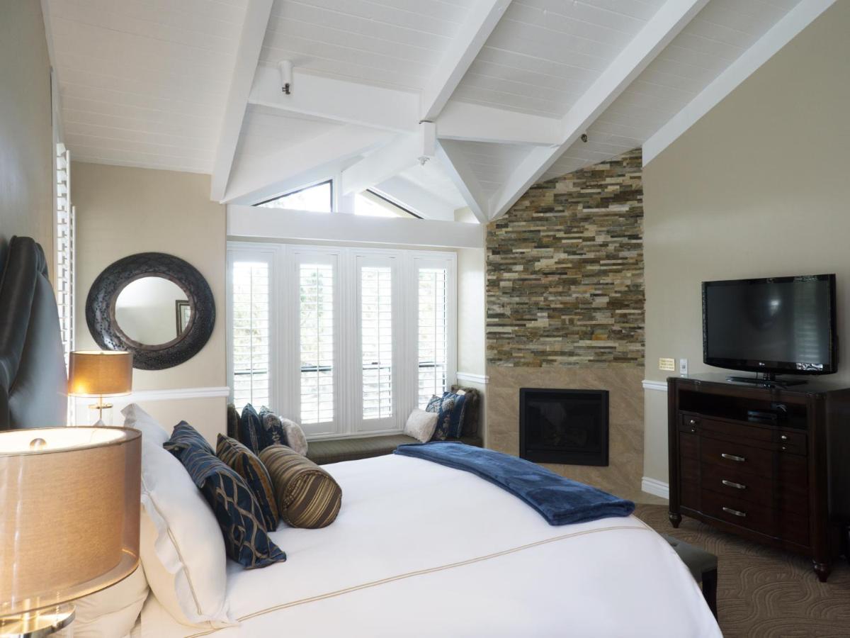 Carriage House Inn - Housity