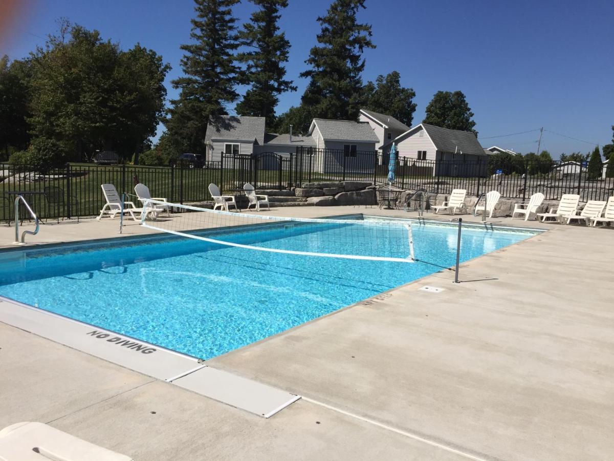 Angel Rock Waterfront Cottages - Housity
