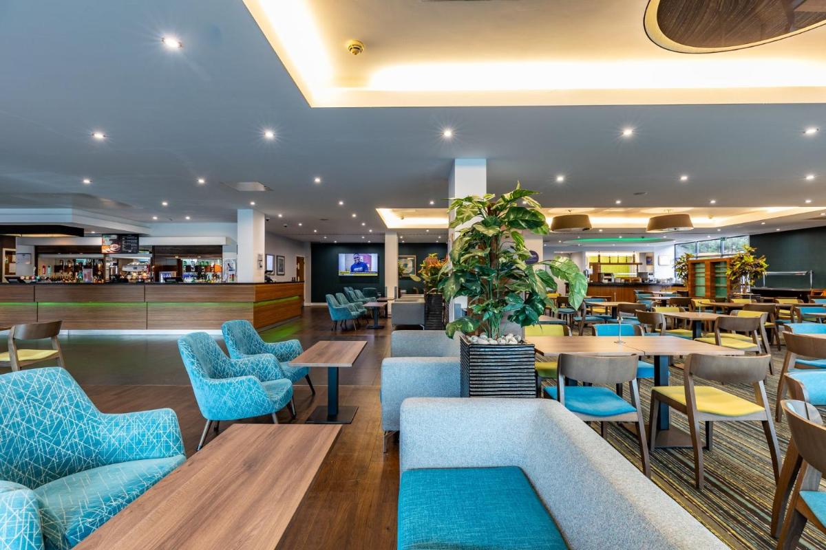 Holiday Inn Express London Heathrow T5, an IHG Hotel - Housity