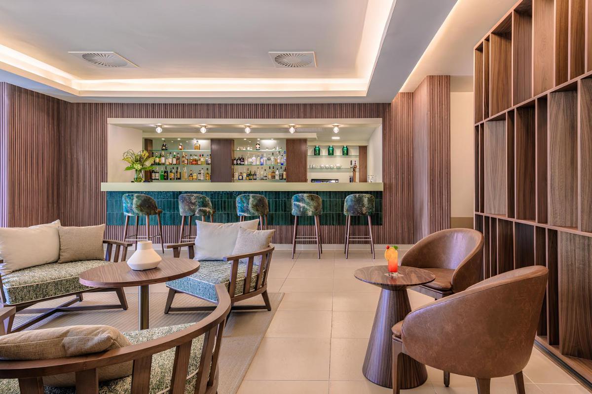 Uma área de estar em NAU Sao Rafael Suites - All Inclusive