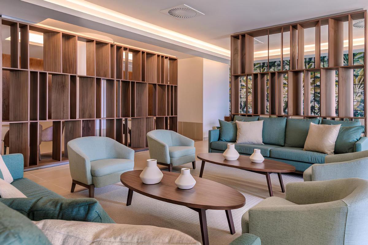 Uma área de estar em NAU Sao Rafael Suites - All Inclusive