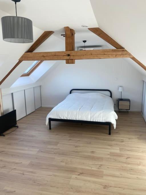 « La Suisse » Courcelloise - Housity