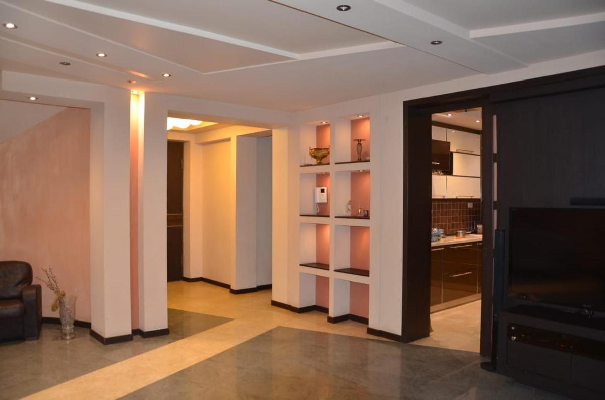 Benard's - Housity