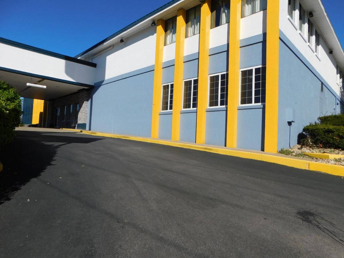 Quality Inn & Suites Morgantown - University Area - Housity