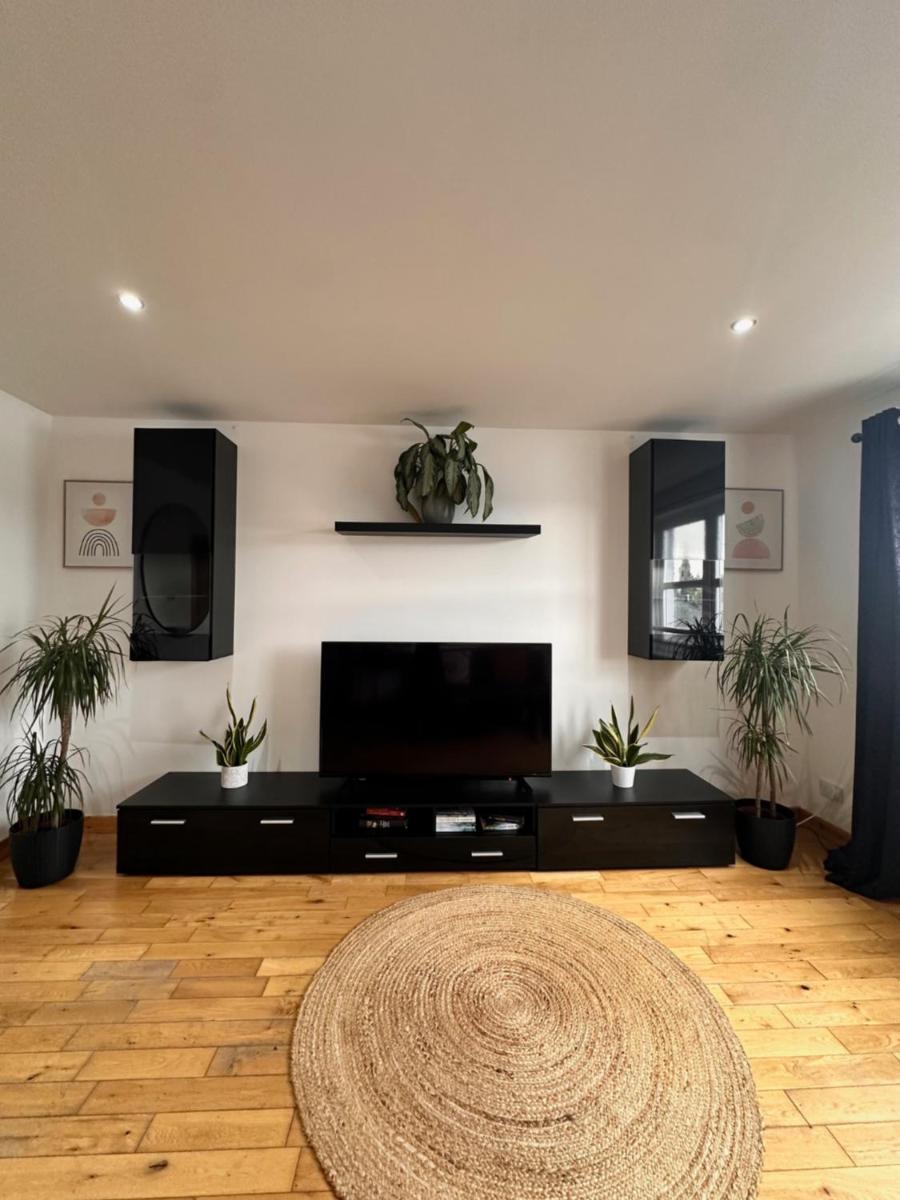 City centre apartment next to Bus and Train Station - Housity