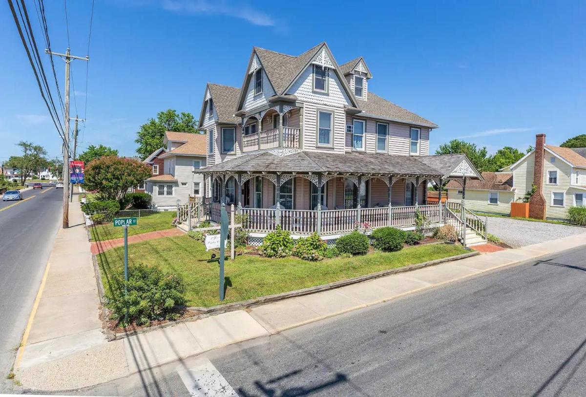 Inn at Poplar Corner B&B on Chincoteague Island - Housity