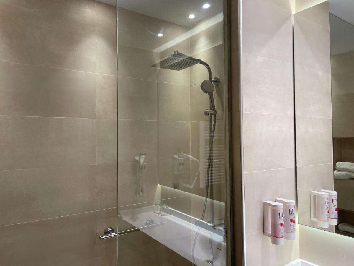 Un baño de Hotel Balneario Valle del Jerte