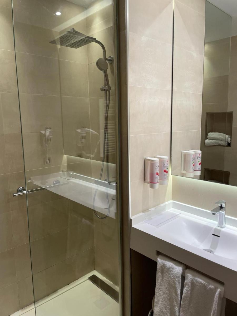 Un baño de Hotel Balneario Valle del Jerte