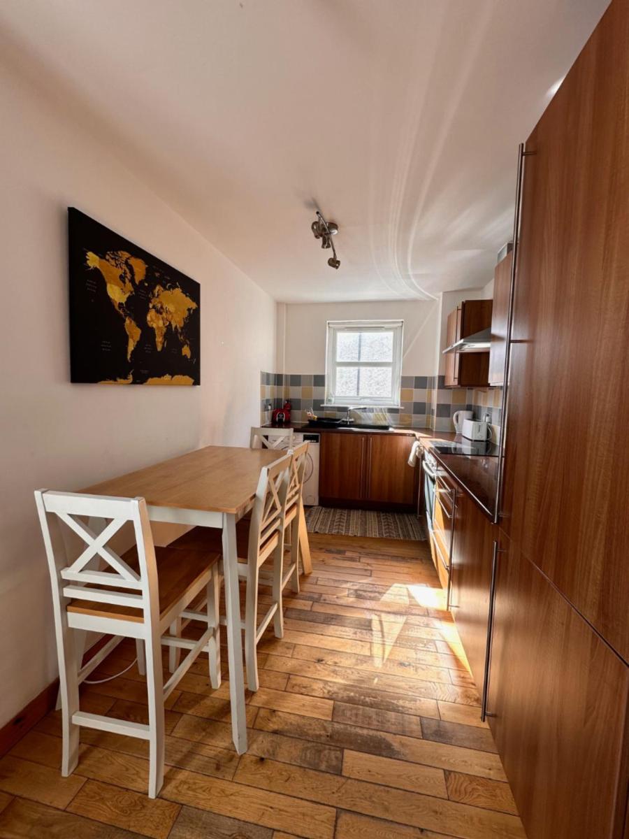 City centre apartment next to Bus and Train Station - Housity