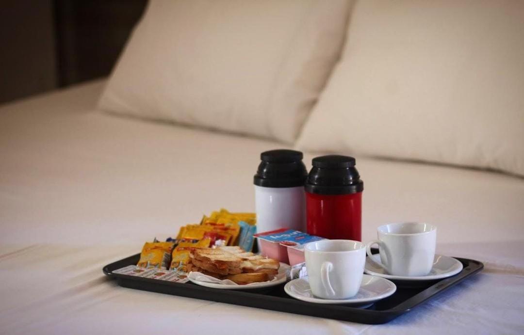 Motel Status (only adults) - Housity