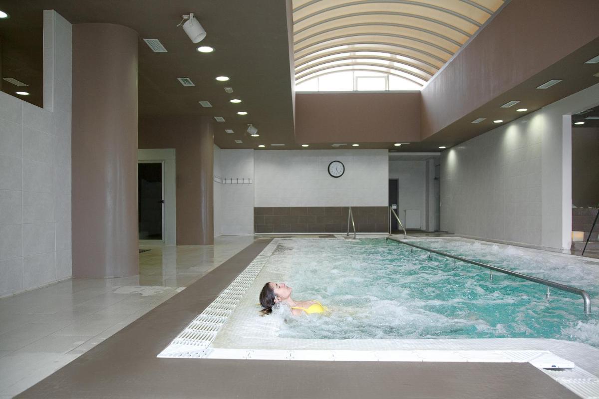 Piscina en o cerca de Hotel Balneario Valle del Jerte