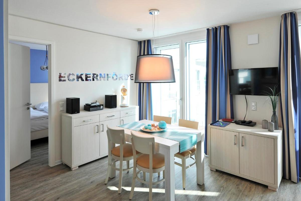 Apartmenthaus Hafenspitze Ap 34 "OstseeZeit", Blickrichtung Binnenhafen NordOffenes Meer - a72347 - Housity
