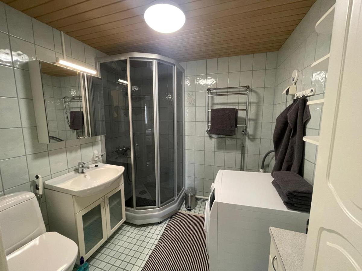 Quiet Apartment with Free Parking, 15 Min to Airport - Hizvo