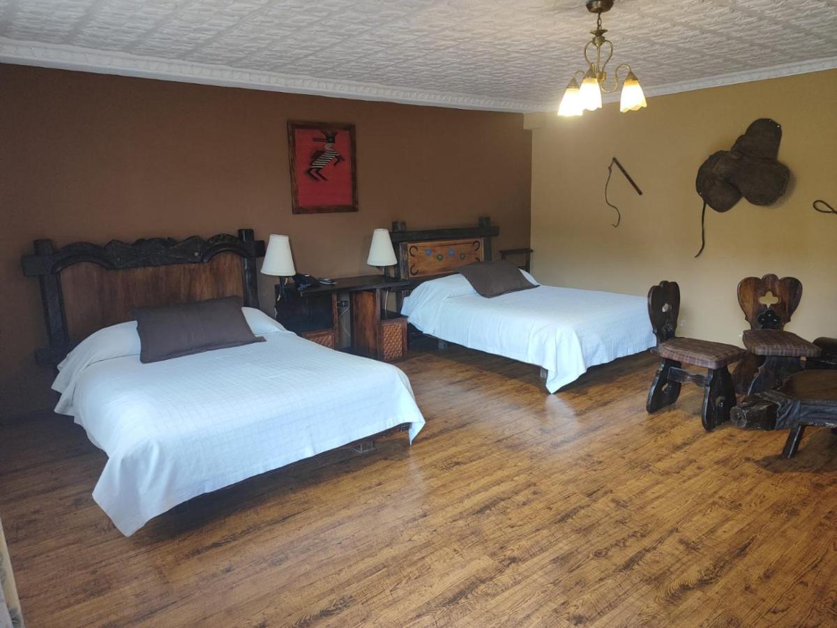 Hosteria Rumipamba De Las Rosas - Housity
