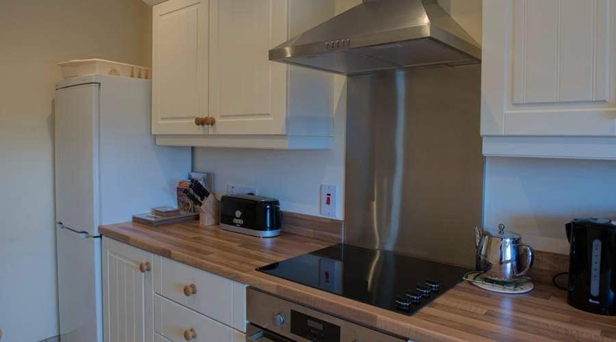 Islandcorr Farm Luxury Glamping Lodges and Self Catering Cottage, Giant's Causeway - Housity