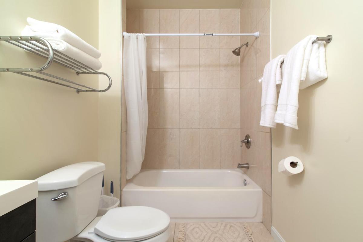Luxury & Jolly Private Room in DC - Housity