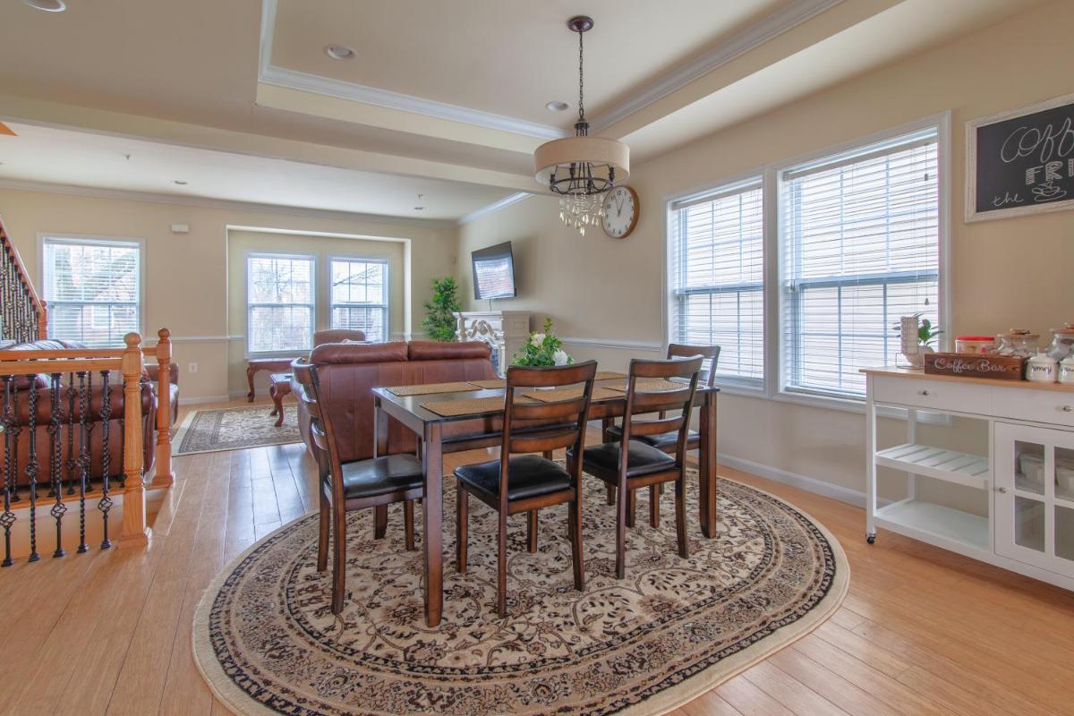 Luxury & Jolly Private Room in DC - Housity