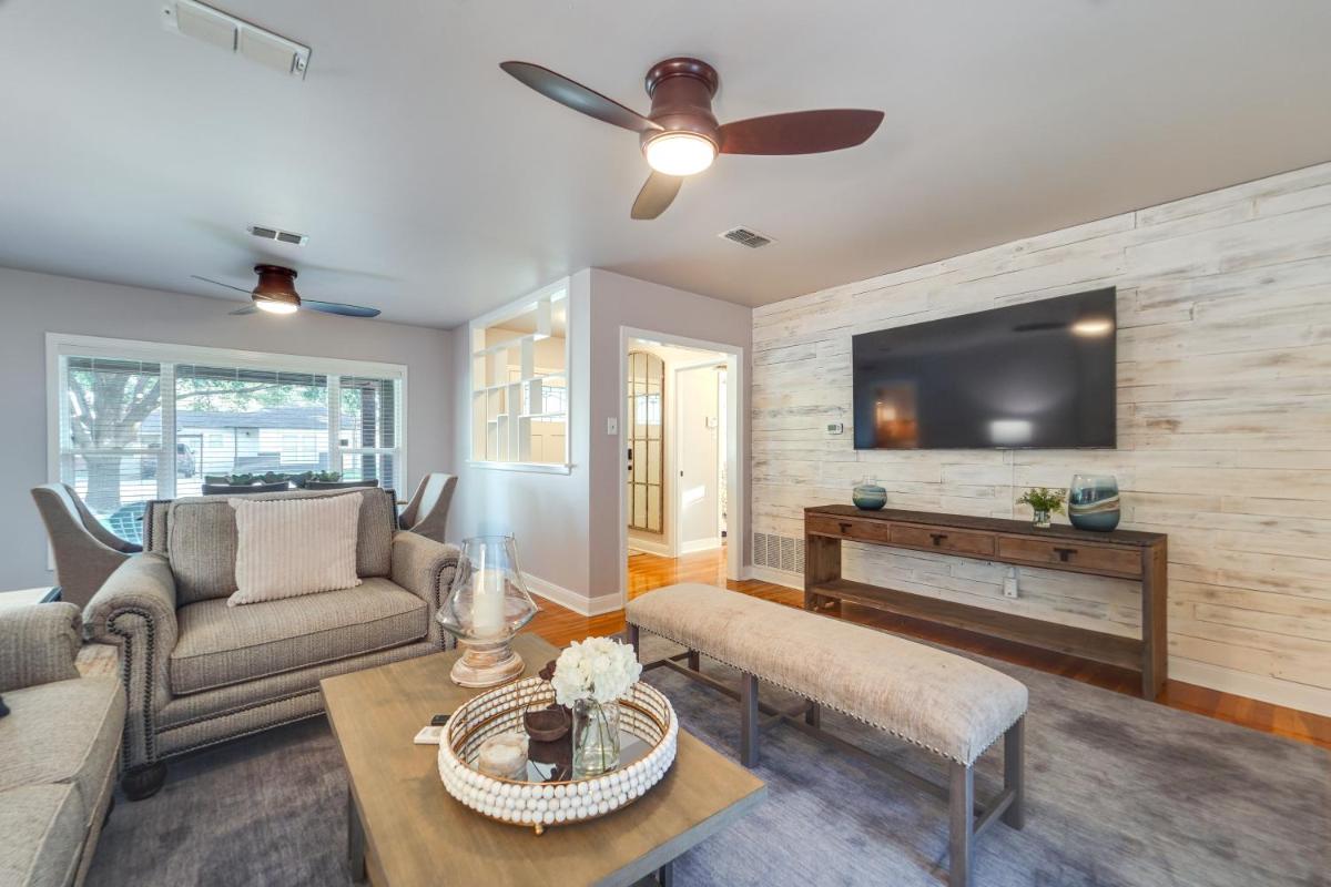 Lovely Lubbock Home with Furnished Deck and Grill - Housity