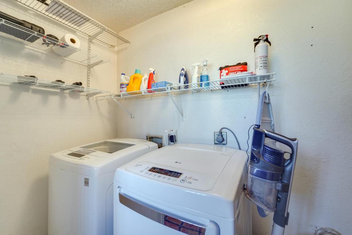 Lovely Lubbock Home with Furnished Deck and Grill - Housity