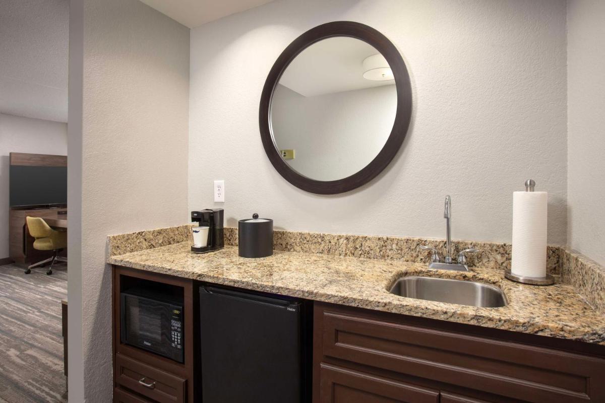 Hampton Inn Kingsland - Housity
