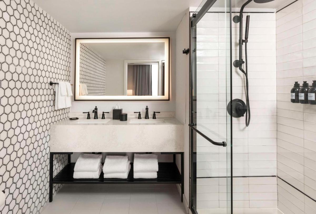 Mills House Charleston, Curio Collection by Hilton - Housity