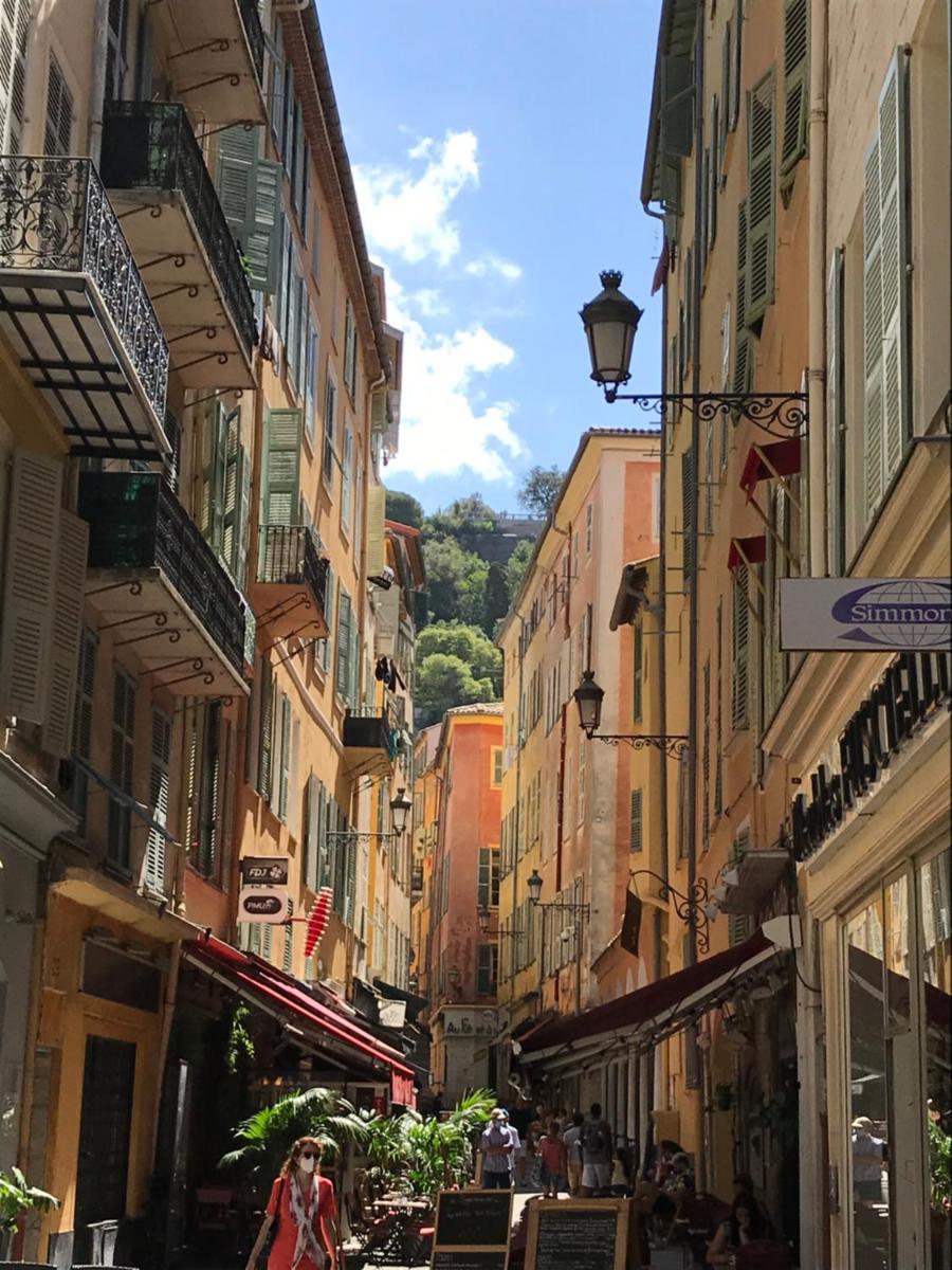 Spacious and bright flat close to the beach : heart of old Nice - Housity