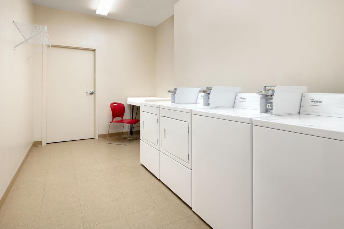 Fairfield Inn Concord - Housity