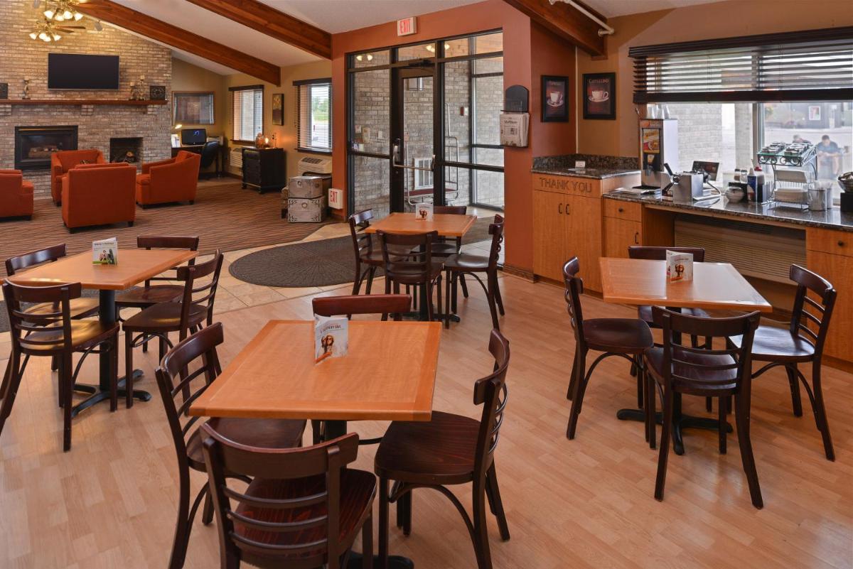 AmericInn by Wyndham St Cloud MN I-94 - Housity