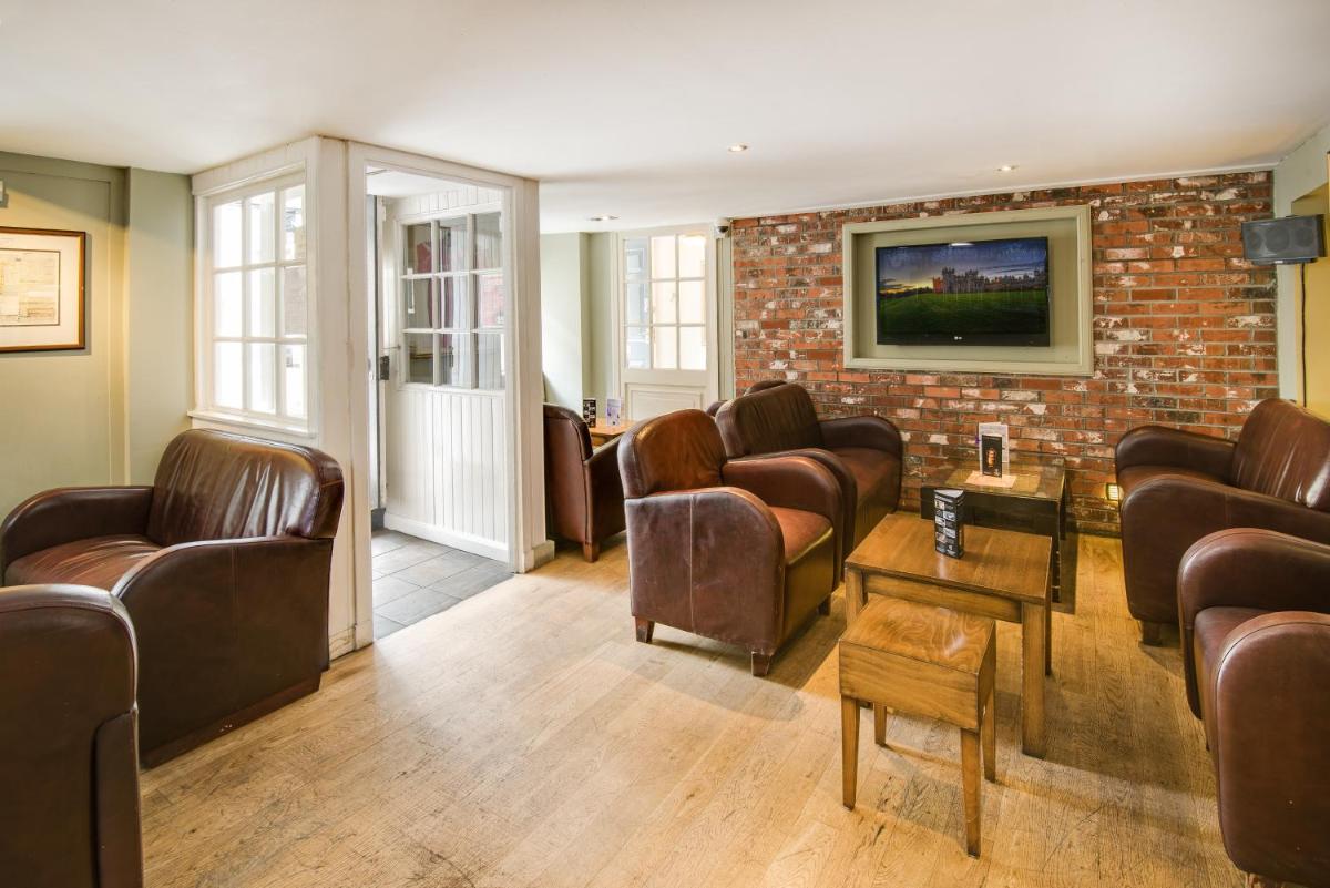 Queenshead Hotel Kelso - Housity