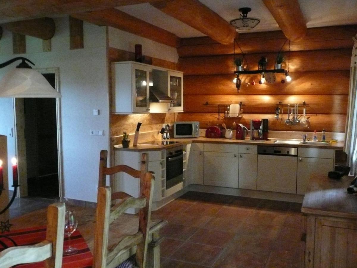 Cozy wooden house in Waltershausen near the forest - Housity