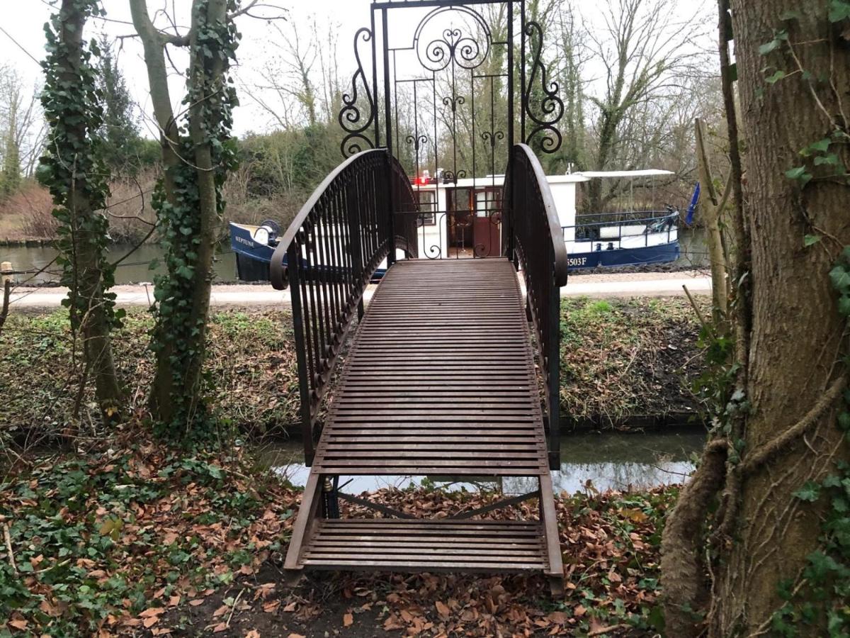 Remorqueur Péniche année 1904 tout confort sur la voie verte Camon Amiens Hortillonages - Housity