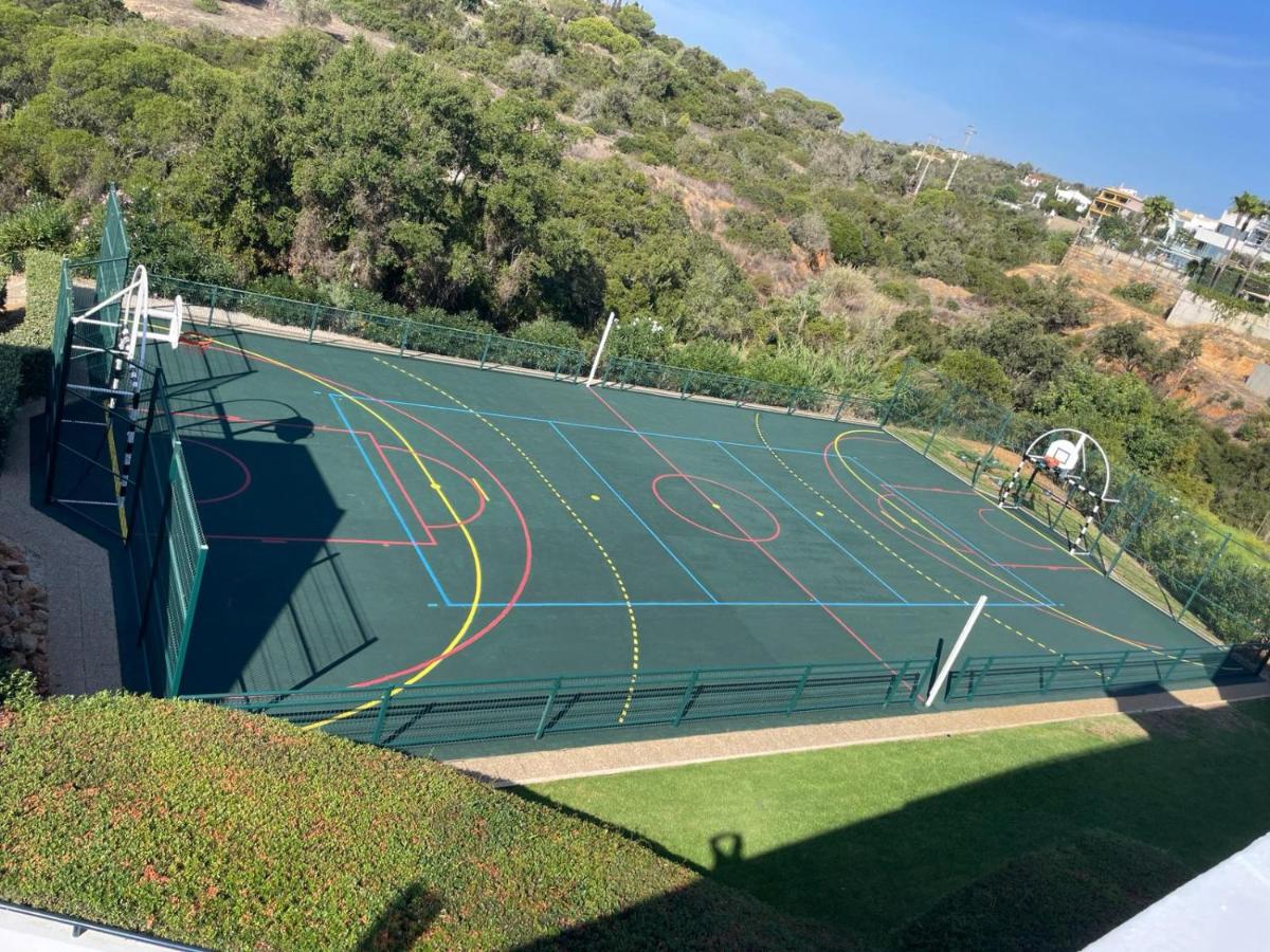 Comodidades para jogar ténis e squash em Vila Gale Nautico ou nas proximidades