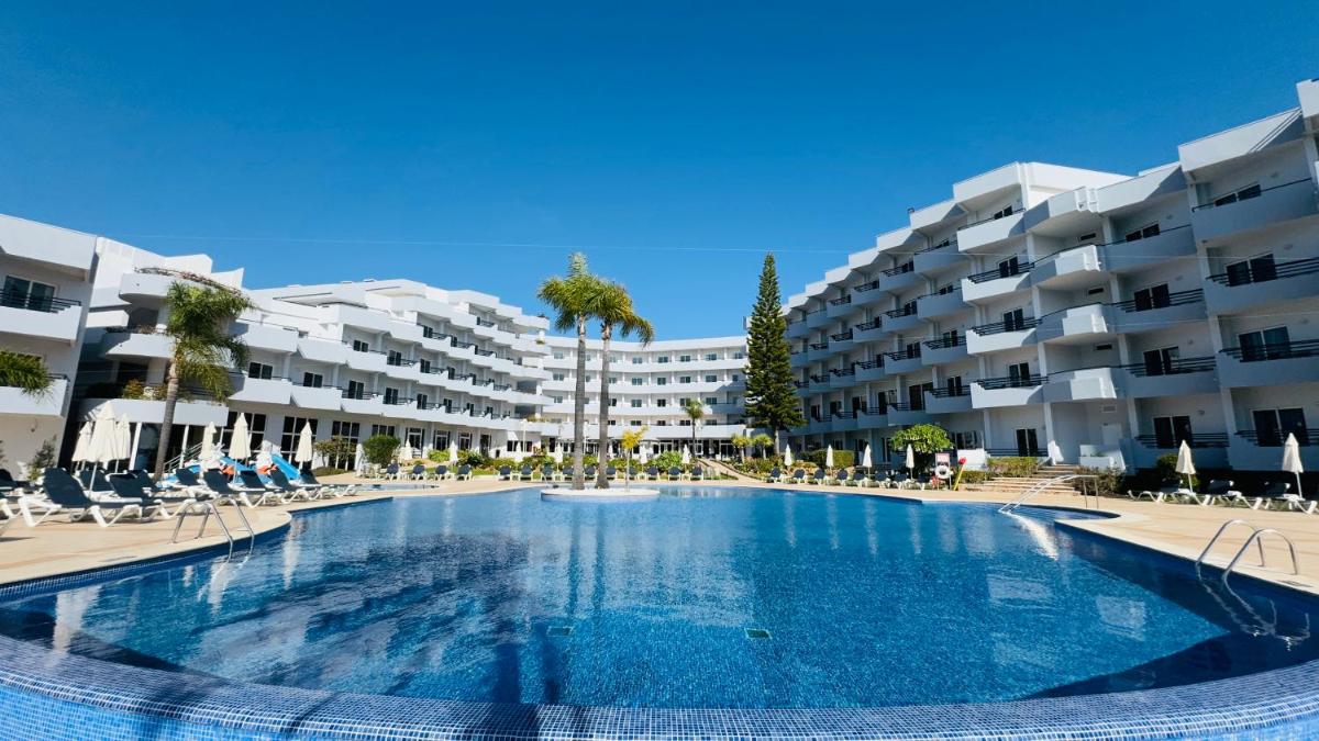 A piscina em ou perto de Vila Gale Nautico