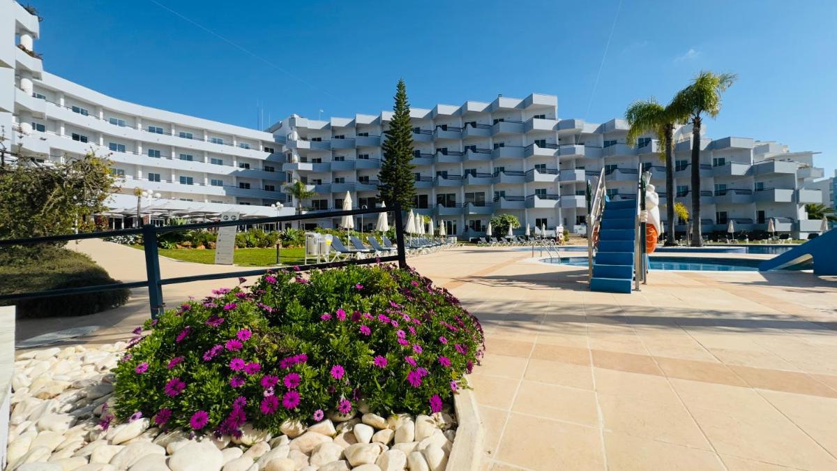 O edifício onde o hotel está situado