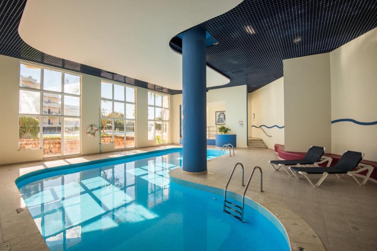 A piscina em ou perto de Vila Gale Nautico