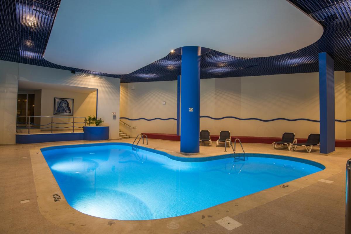 A piscina em ou perto de Vila Gale Nautico