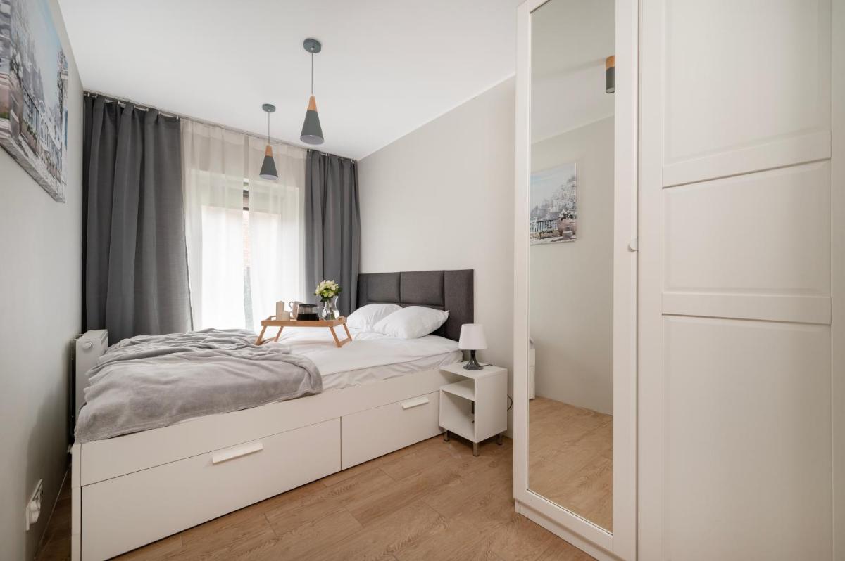 Hideaway Apartment - Terrace with Garden & Parking- by Rentujemy - Housity