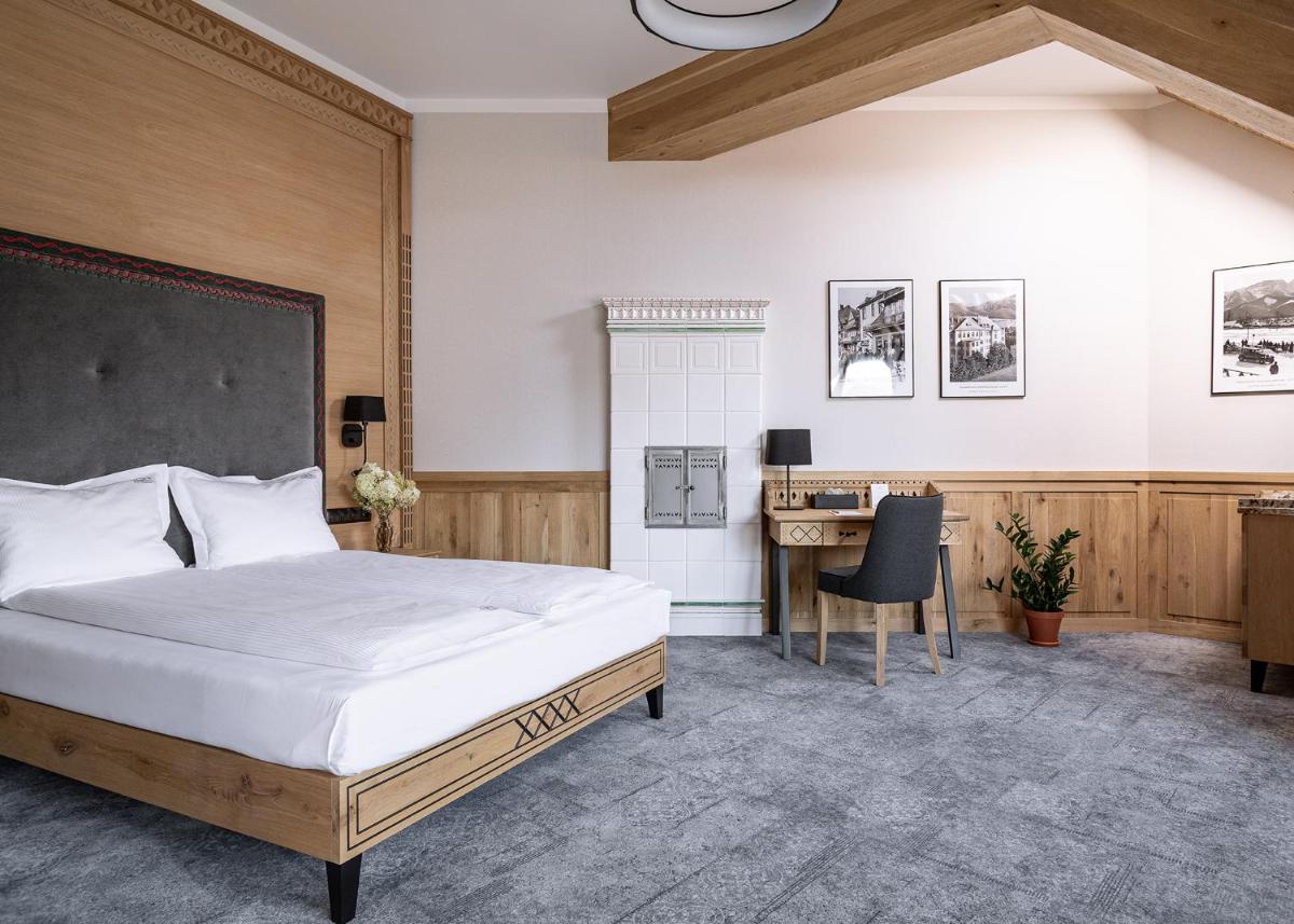 Aparthotel Cristina - Housity