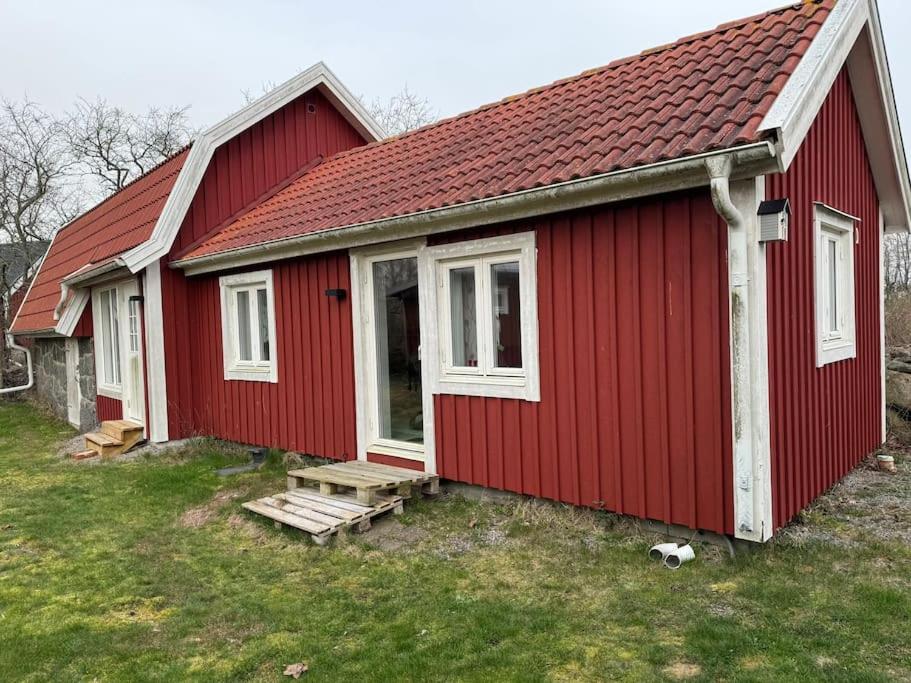 Aspö Västra Backsvägen - Housity