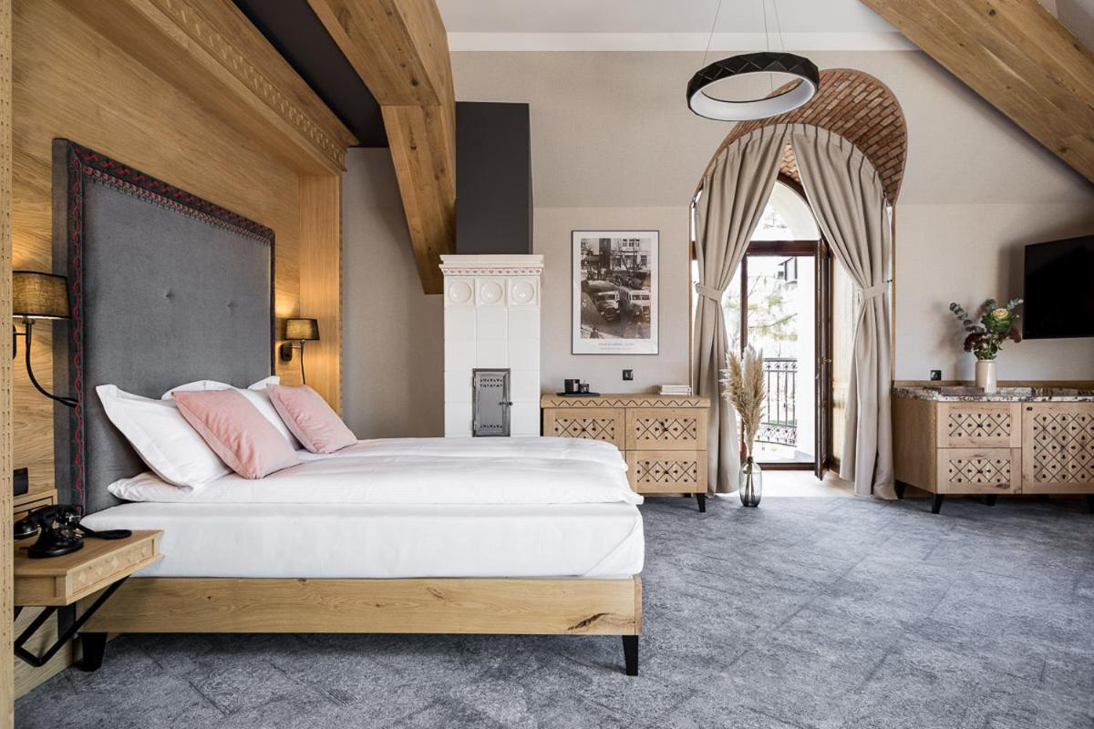 Aparthotel Cristina - Housity