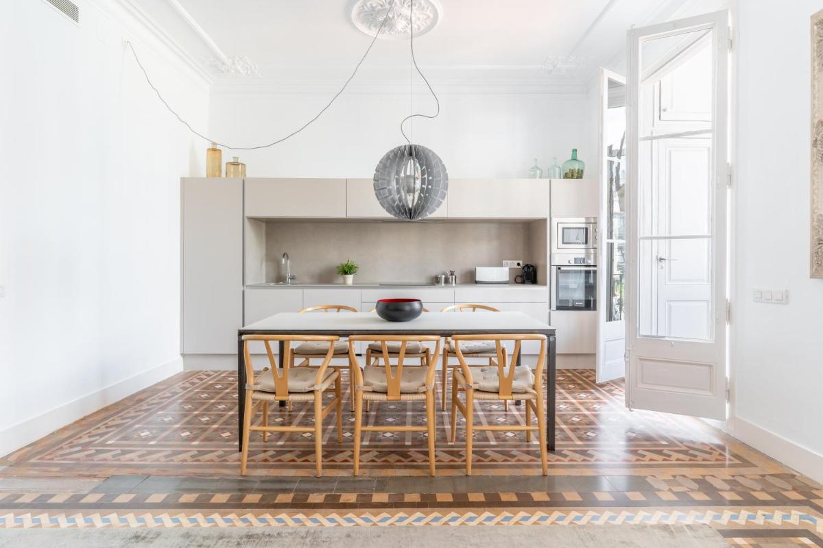 Mosaic Elegant Apartment - Housity