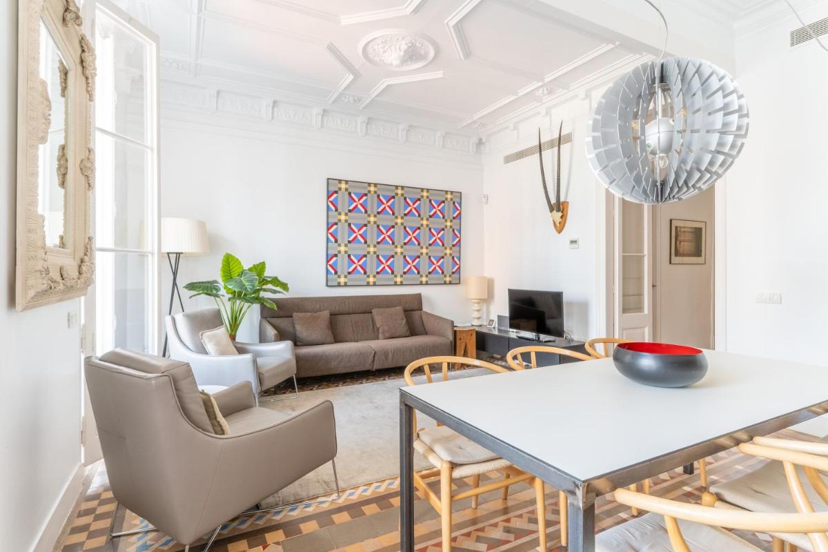 Mosaic Elegant Apartment - Housity